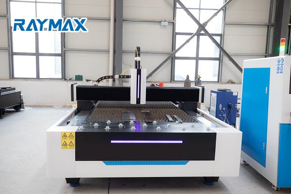 1000w 2000w 3kw 3015 peralatan gentian optik pemotong laser cnc mesin pemotong laser gentian logam karbon untuk kepingan keluli tahan karat