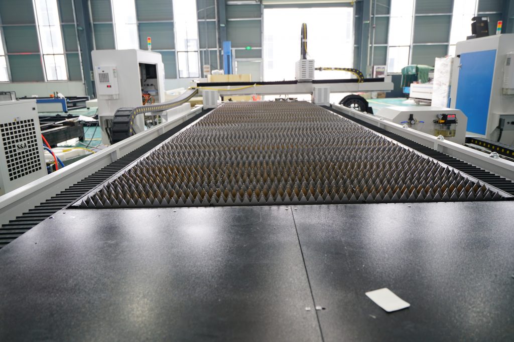 Mesin pemotong laser gentian logam keluli Ketegaran Cemerlang untuk Aluminium Tahan Karat